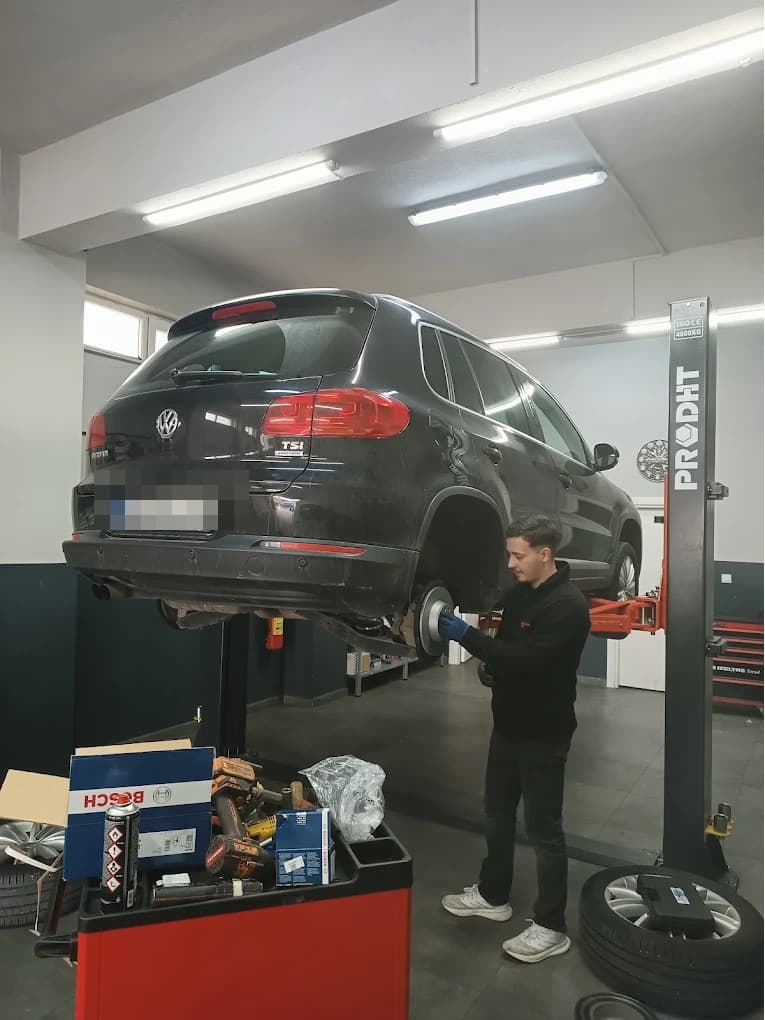 Mehmet Korkmaz, Vag Garaj kurucusu
